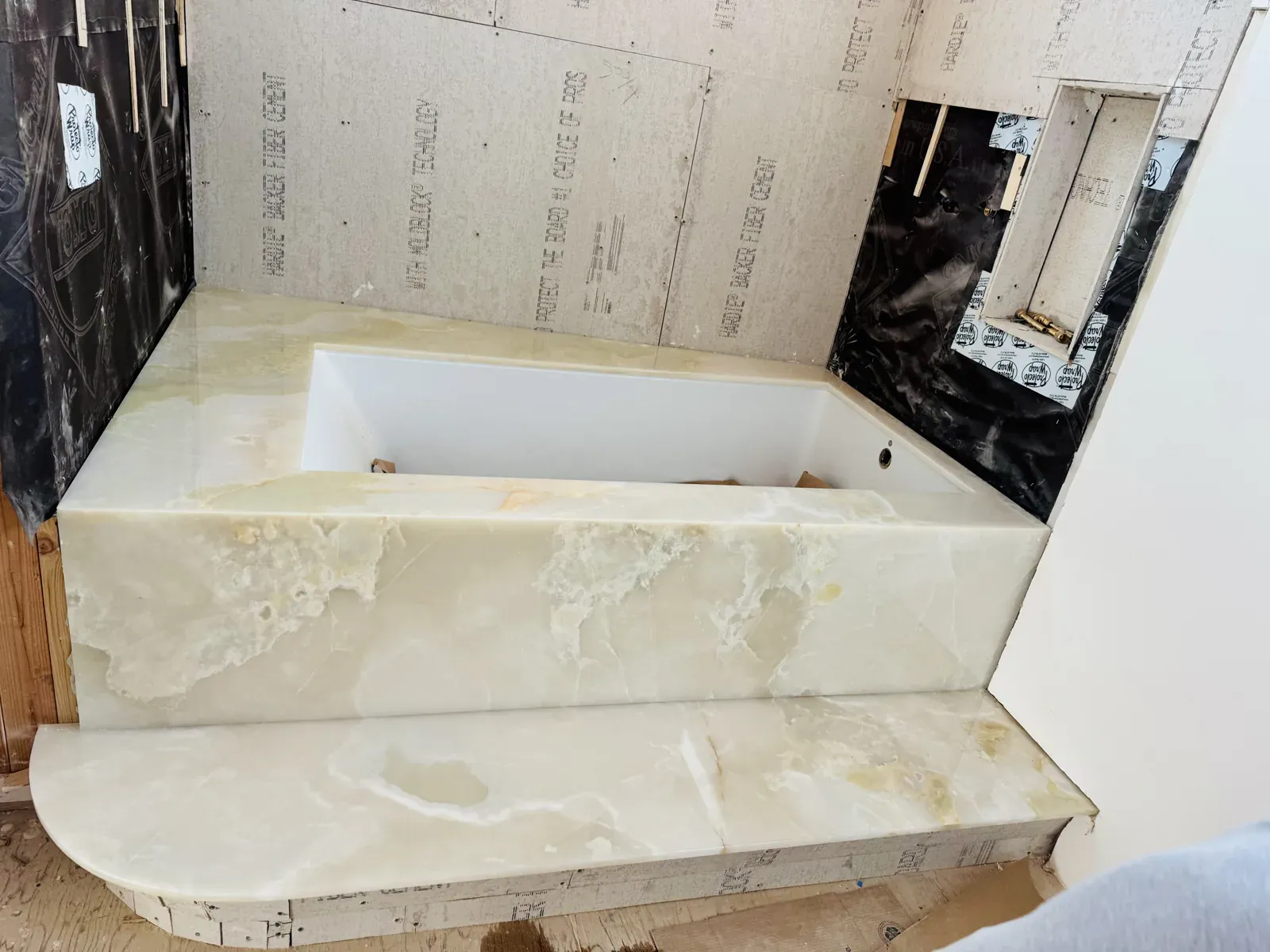 Green Onyx Stone Panel Installation – Bathroom Design, Los Angeles CA
