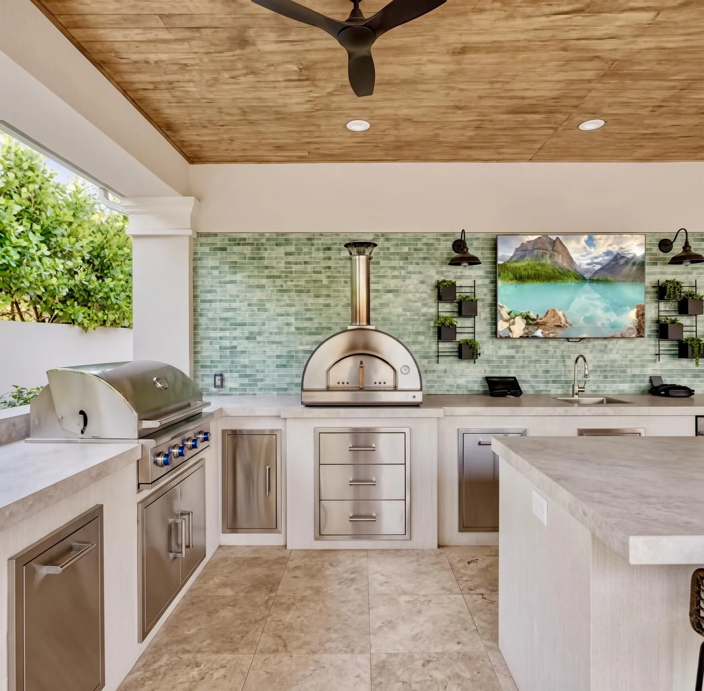 Outdoor Stone Installation – Toluca Lake, Los Angeles CA